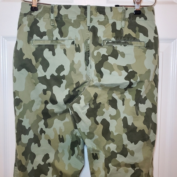 Gap Straight Khaki High Rise Camo Pants Womens Size 6 Green Chino Twill - Picture 4 of 8